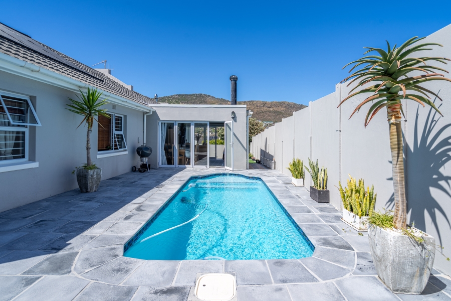 3 Bedroom Property for Sale in Silverglade Western Cape